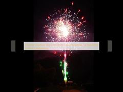 Πυροτεχνήματα κινεζικών υπαίθριων κέικ μεγάλων καταναλωτών για τον εορτασμό του γαμήλιου φεστιβάλ