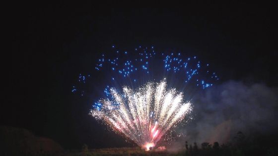 Επαγγελματικά πυροτεχνήματα κέικ Liuyang πυροτεχνουργίας κινεζικής γλώσσας 100 πυροβολισμοί