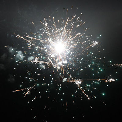 Ζεστό χονδρικό κινεζικό εργοστάσιο 56 πυροβολισμοί Κέικ Πυροσβεστική υψηλής ποιότητας Πυροσβεστική